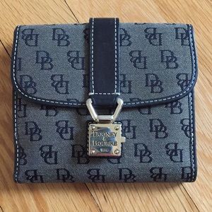 Dooney & Bourke wallet
